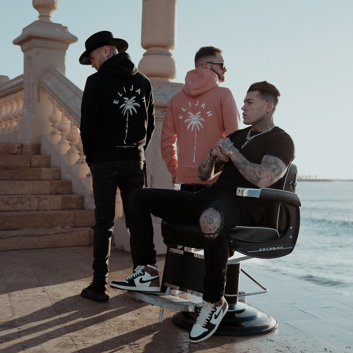Sudadera con Palmera – Blanco / Negro